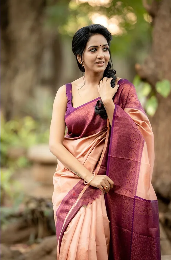 Pink_Woven_Banarasi_Jacquard_Saree_(Pink)